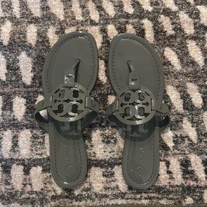 Tory Burch Miller sandals in patent grey. Size 8